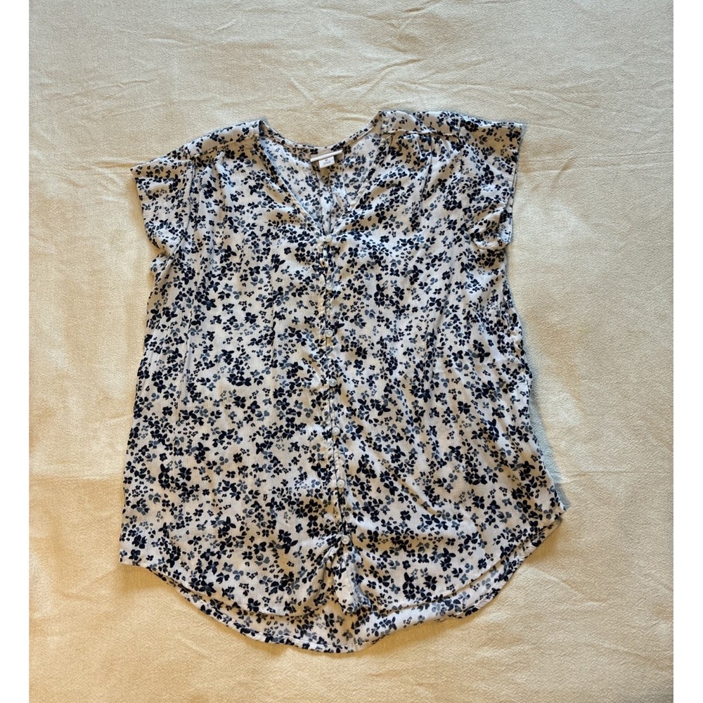 Women's Top Medium White Floral Button-up Relaxed Fit Coastal Grandma Soft Girl